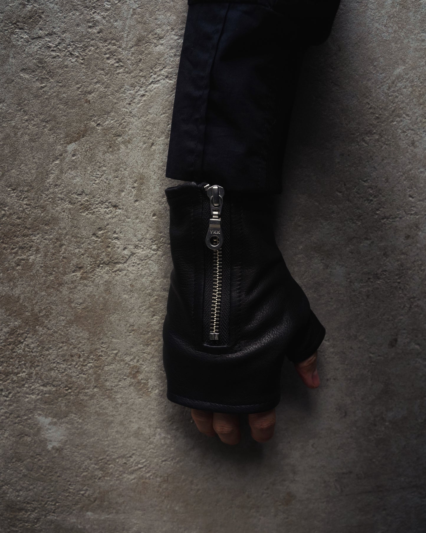 Fingerless Leather Zip Gloves